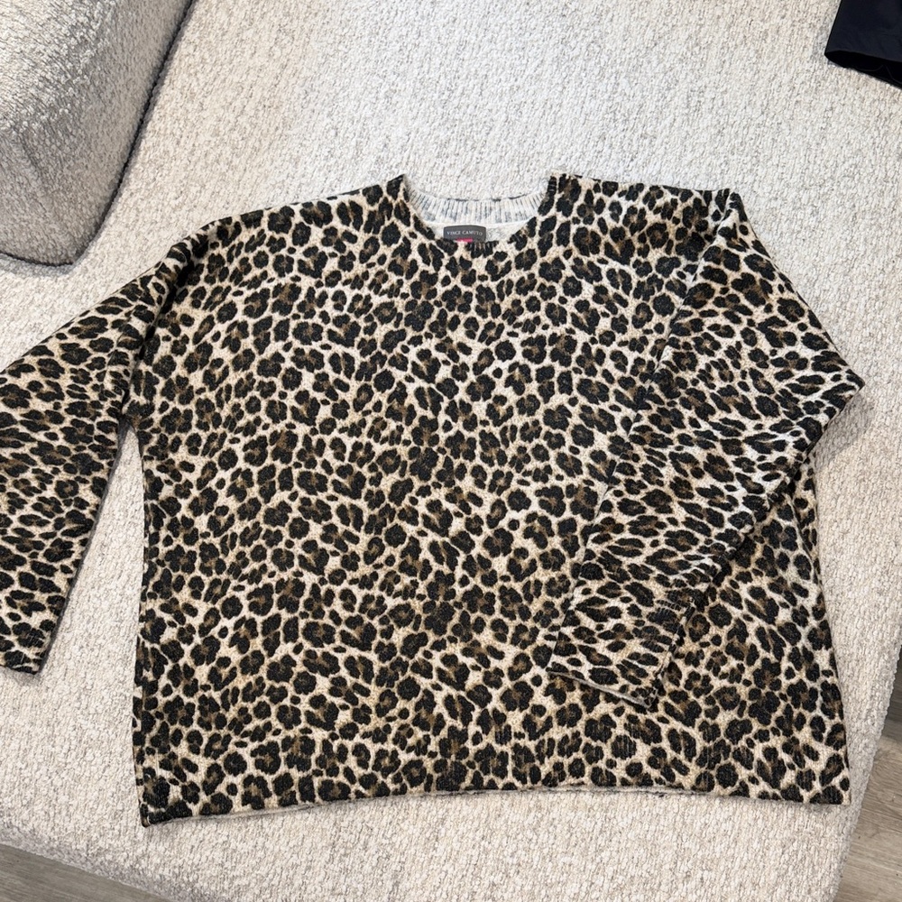 Vince Camuto Black and Cream Knit Sweater